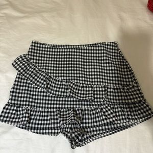 checkered shorts. size medium